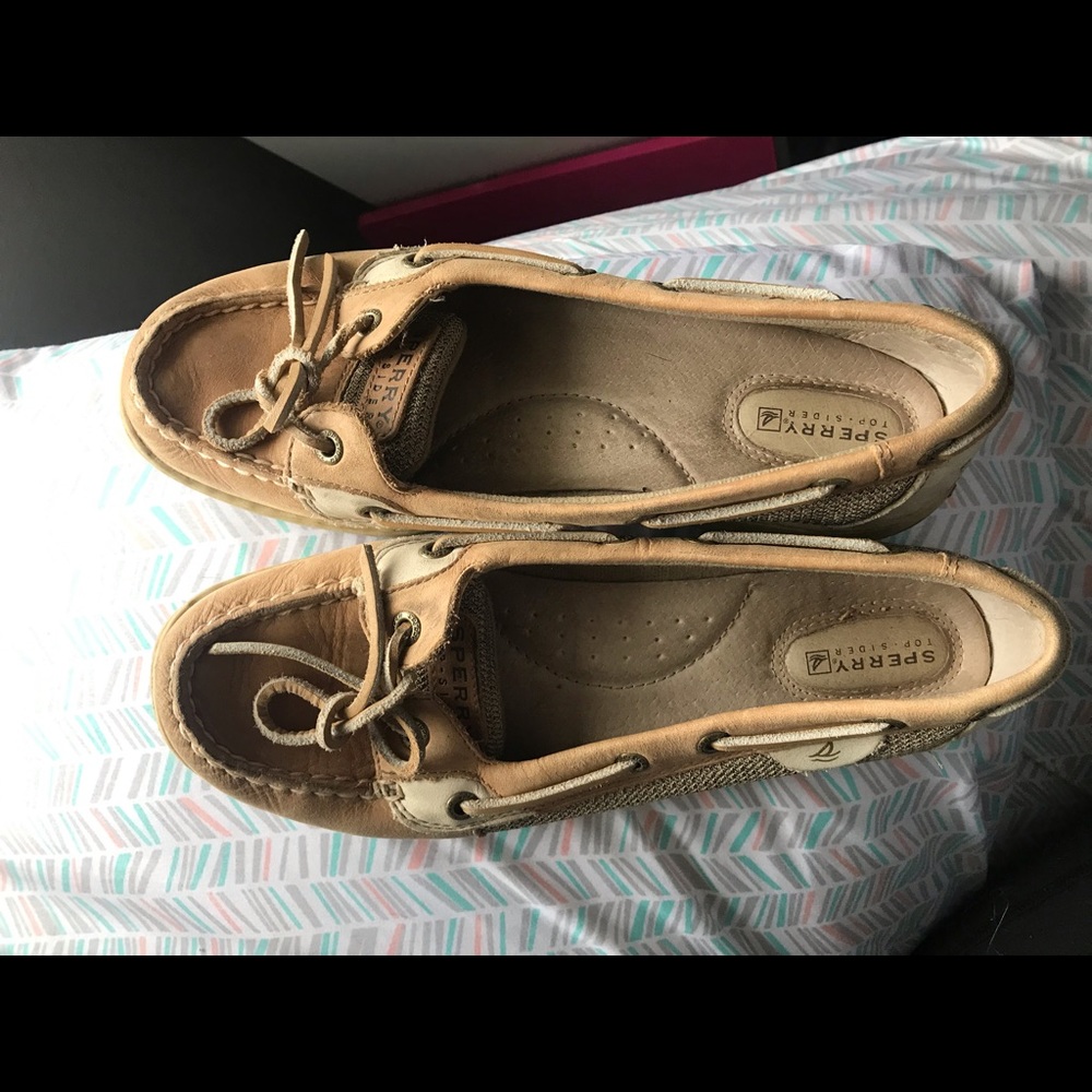 tan sperrys